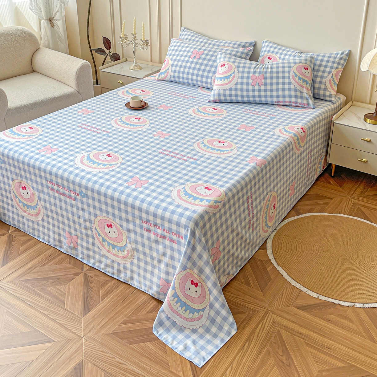 91家纺网 家纺一手货源 找家纺 悦织湾家纺 2025新款A类水洗棉单床单枕套2025新款亲肤印花小清新卡通轻奢学生宿舍三件套 蛋糕蓝格kt