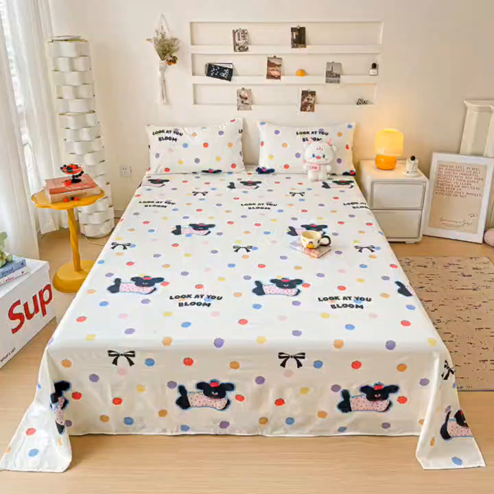 91家纺网 家纺一手货源 找家纺 悦织湾家纺 2025新款A类水洗棉单床单枕套2025新款亲肤印花小清新卡通轻奢学生宿舍三件套 波点小狗