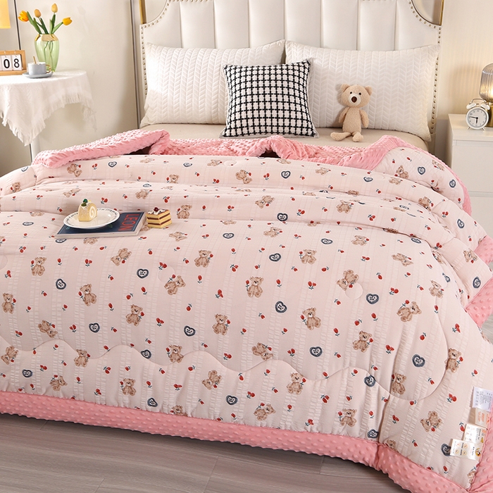 91家纺网 家纺一手货源 找家纺 欧夏被业 2024新款冬被水洗棉豆豆被芯豆豆绒被子学生春秋被供直播 比利小熊