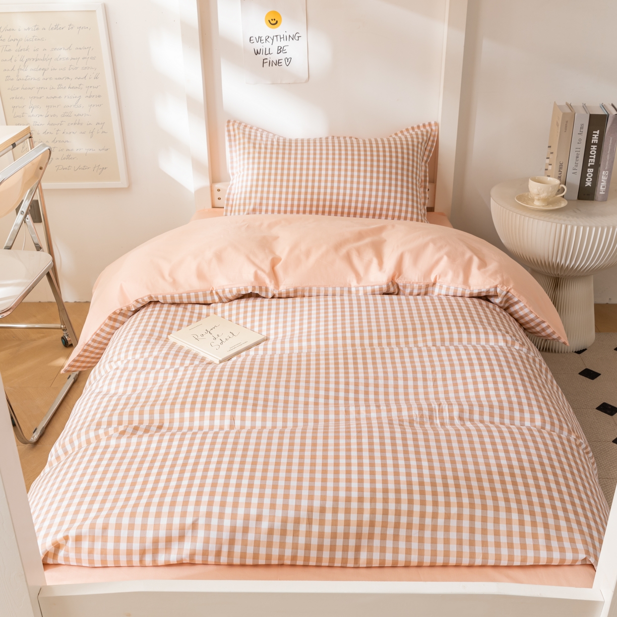 91家纺网 家纺一手货源 找家纺 贝兰仙奴 2025新款13372全棉印花简约学生三件套 粉小格