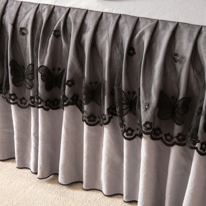 91家纺网 家纺一手货源 找家纺 皇谱家纺  2025新款60sA类水洗棉床裙款四件套-彩蝶之恋 彩蝶之恋-灰