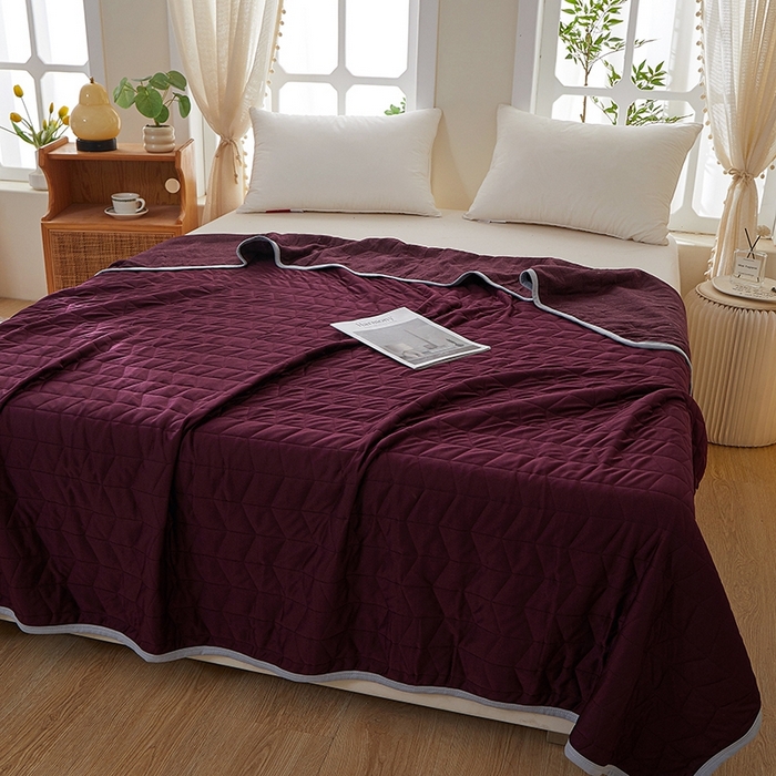 91家纺网 家纺一手货源 找家纺 梦斋家纺 2025新款纯色针织夏被被子被芯 酒红