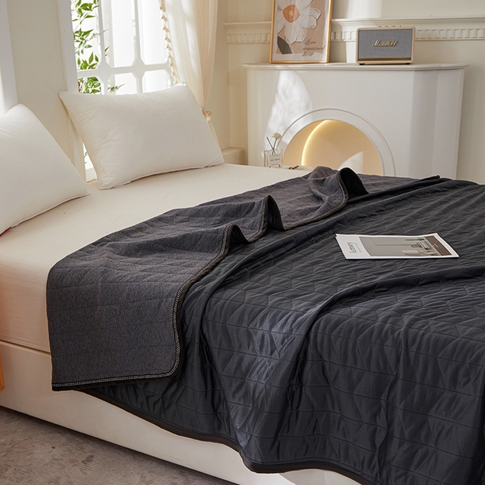 91家纺网 家纺一手货源 找家纺 梦斋家纺 2025新款纯色针织夏被被子被芯 黑灰