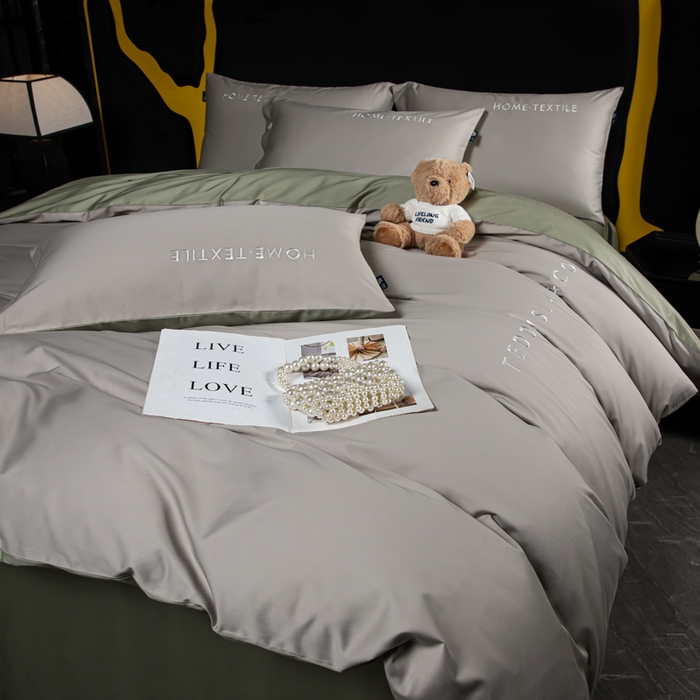 91家纺网 家纺一手货源 找家纺 泰迪爱兰Teddy 2025新款100支（50支）全棉贡缎字母绣花四件套 塞夫勒灰+松叶绿