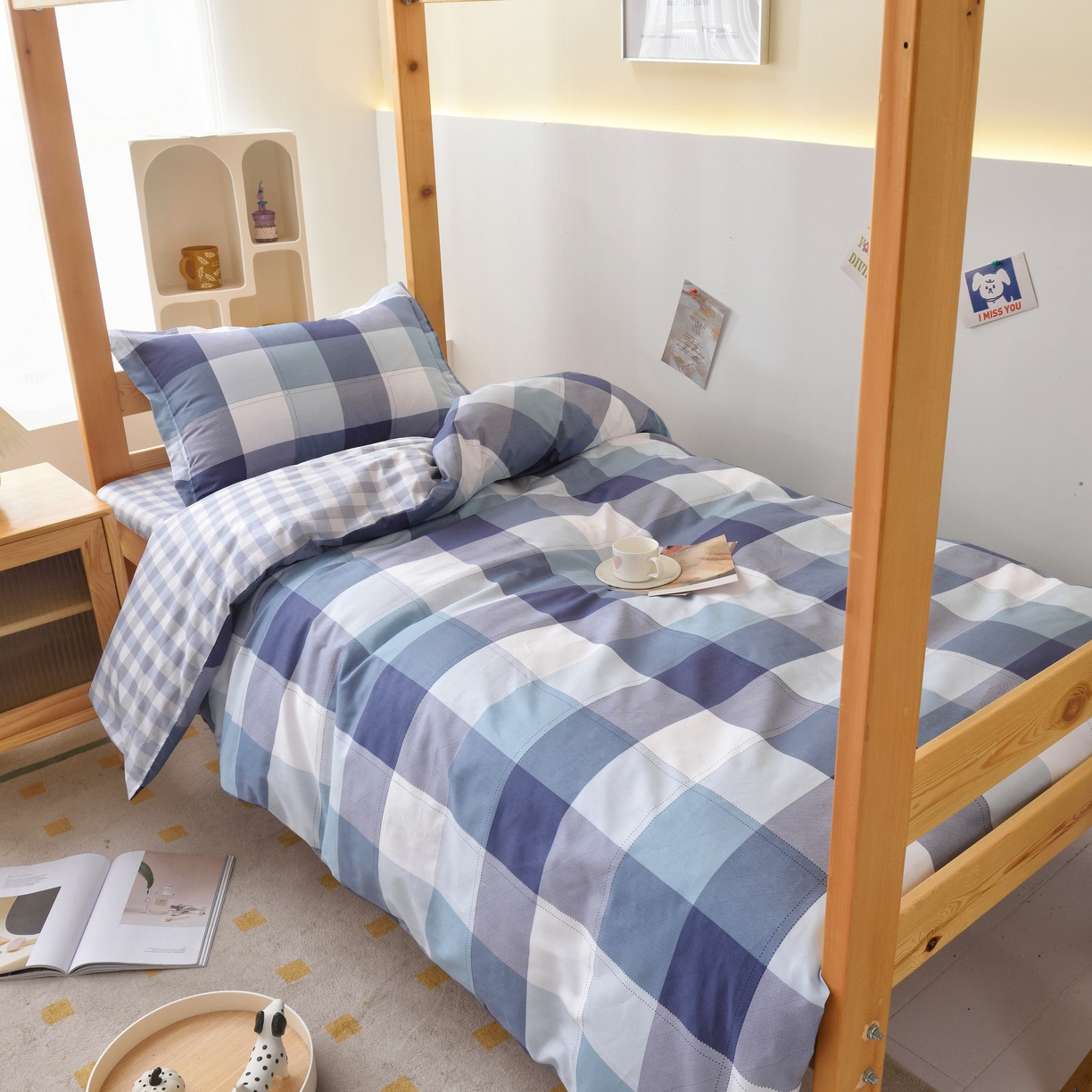 91家纺网 家纺一手货源 找家纺 贝兰仙奴 2025新款13372全棉印花简约学生三件套 蓝大格