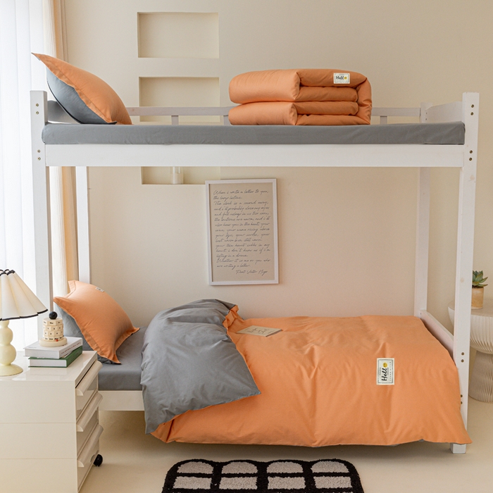 91家纺网 家纺一手货源 找家纺 贝兰仙奴 2025新款13372全棉印花简约学生三件套 橙灰