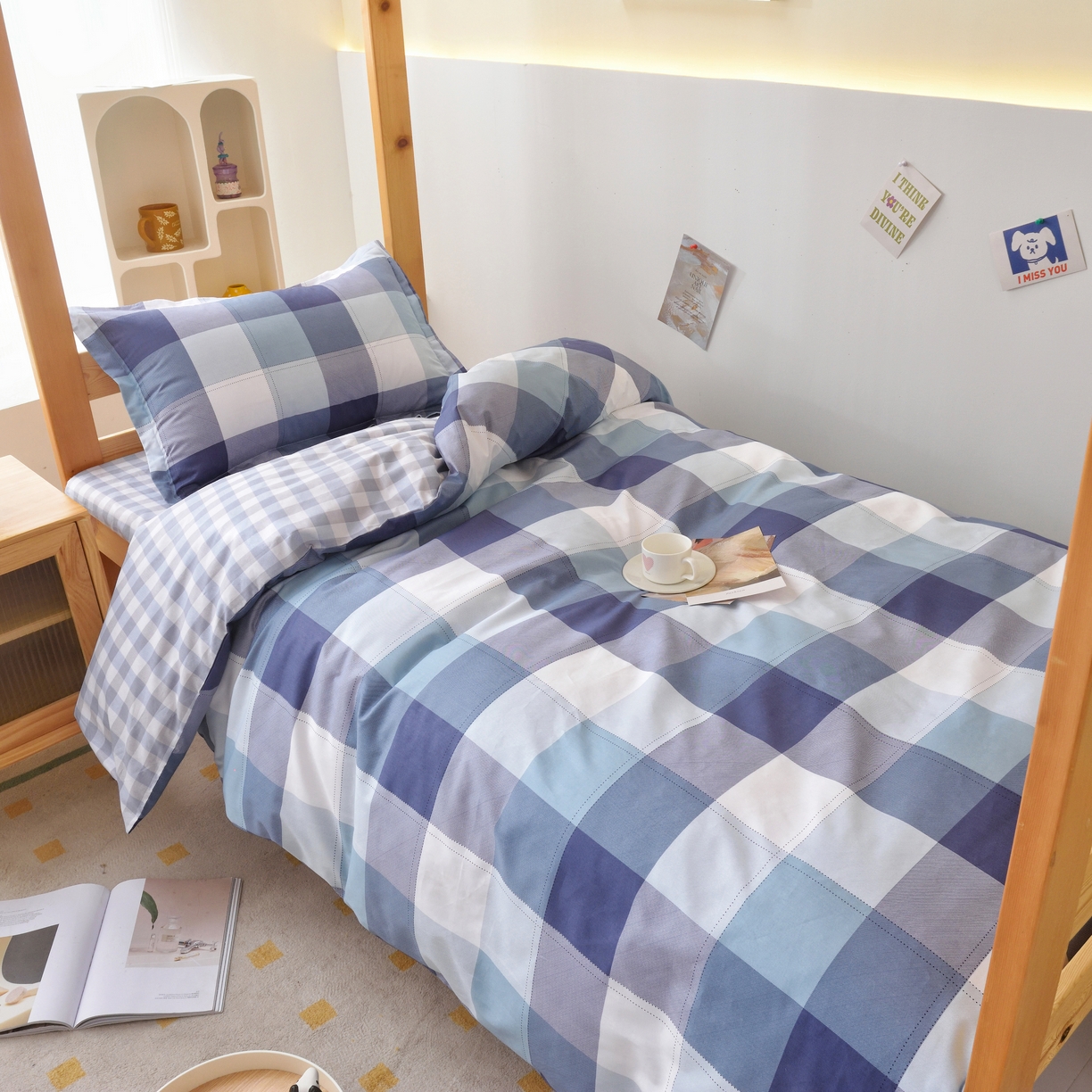 91家纺网 家纺一手货源 找家纺 贝兰仙奴 2025新款13372全棉印花简约学生三件套 蓝大格