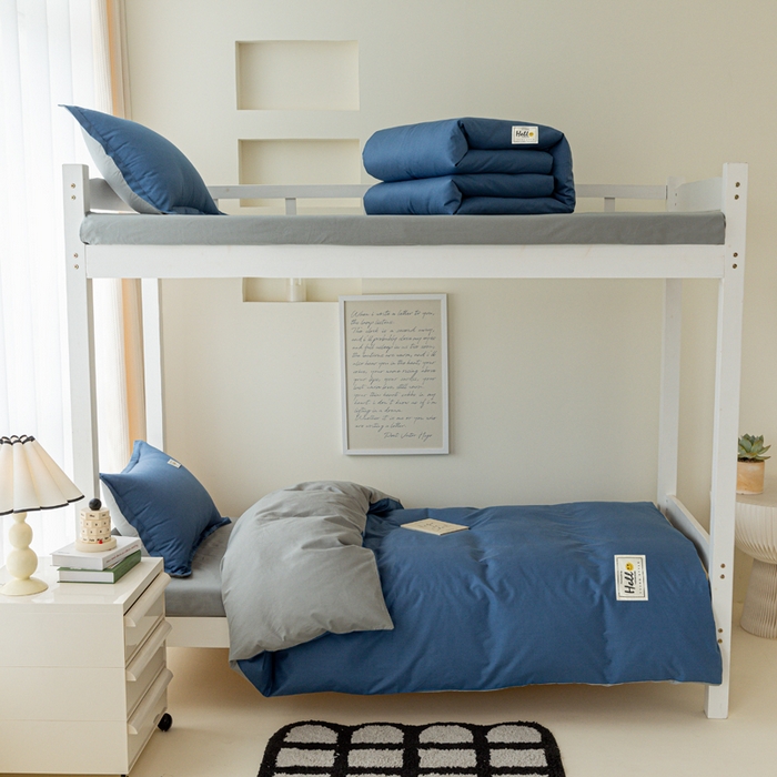 91家纺网 家纺一手货源 找家纺 贝兰仙奴 2025新款13372全棉印花简约学生三件套 牛仔蓝