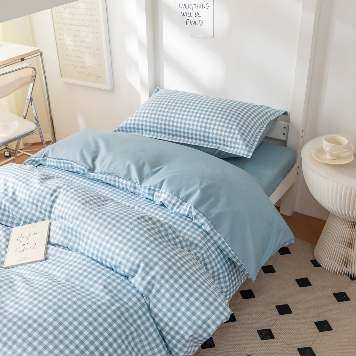 91家纺网 家纺一手货源 找家纺 贝兰仙奴 2025新款13372全棉印花简约学生三件套 蓝小格