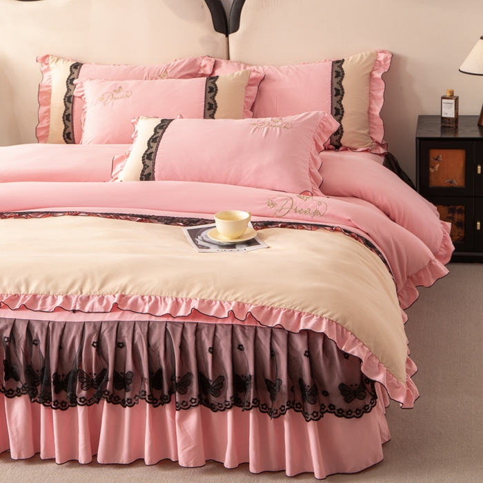 91家纺网 家纺一手货源 找家纺 皇谱家纺  2025新款60sA类水洗棉床裙款四件套-彩蝶之恋 彩蝶之恋-粉