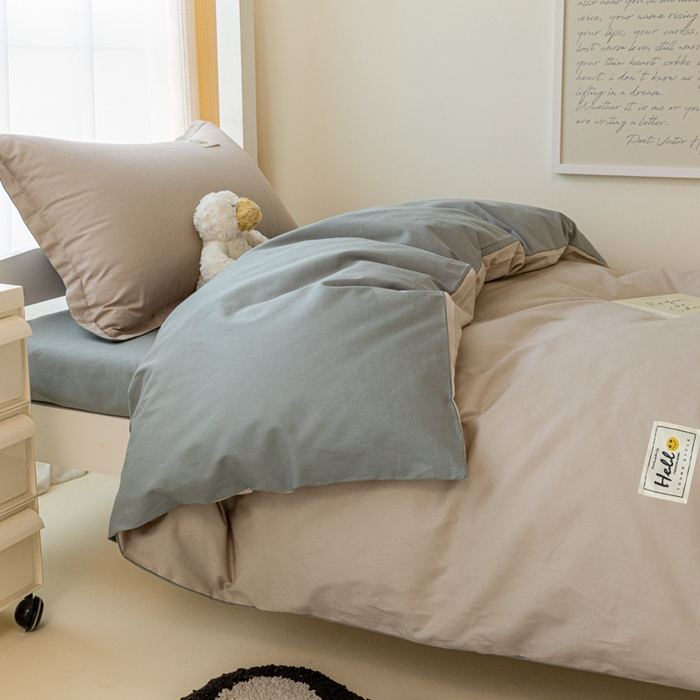 91家纺网 家纺一手货源 找家纺 贝兰仙奴 2025新款13372全棉印花简约学生三件套 卡其