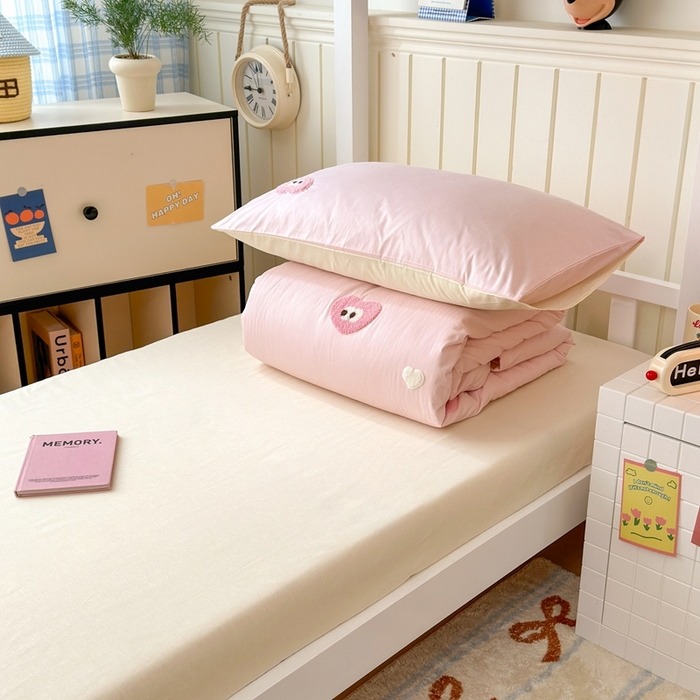 91家纺网 家纺一手货源 找家纺 锦觅 2025新款学生季全棉纯棉毛巾绣三件套奶油小清新刺绣四件套（全文件大图以及买家秀） 大眼爱心