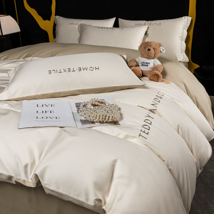 91家纺网 家纺一手货源 找家纺 泰迪爱兰Teddy 2025新款100支（50支）全棉贡缎字母绣花四件套 象牙白+柔和绿