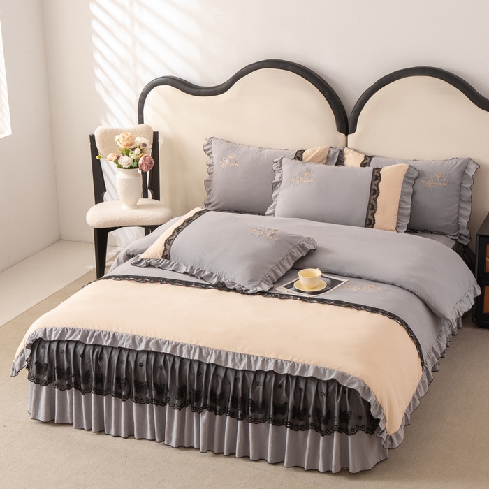 91家纺网 家纺一手货源 找家纺 皇谱家纺  2025新款60sA类水洗棉床裙款四件套-彩蝶之恋 彩蝶之恋-灰