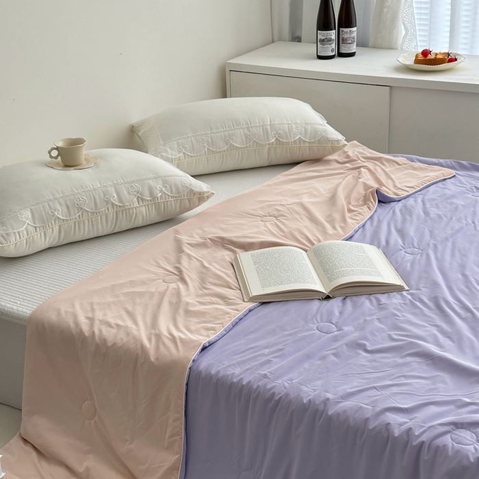 91家纺网 家纺一手货源 找家纺 佰织鑫家居 2025新款科技凉感小冰芯冰皮锦氨凉感丝夏被空调被 双拼紫粉