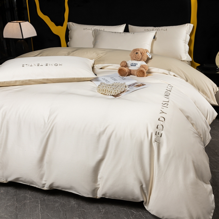 91家纺网 家纺一手货源 找家纺 泰迪爱兰Teddy 2025新款100支（50支）全棉贡缎字母绣花四件套 象牙白+柔和绿