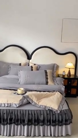 91家纺网 家纺一手货源 找家纺 皇谱家纺  2025新款60sA类水洗棉床裙款四件套-彩蝶之恋 彩蝶之恋-灰