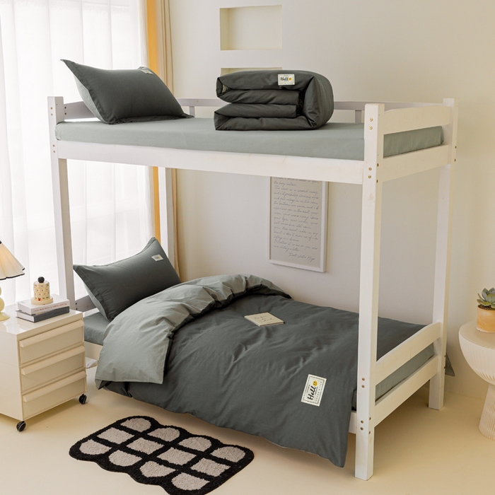 91家纺网 家纺一手货源 找家纺 贝兰仙奴 2025新款13372全棉印花简约学生三件套 深灰