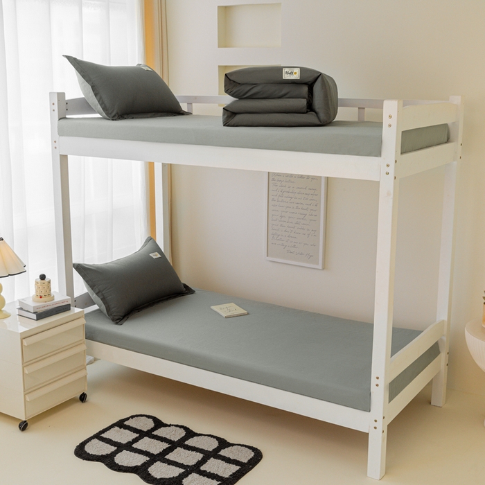 91家纺网 家纺一手货源 找家纺 贝兰仙奴 2025新款13372全棉印花简约学生三件套 深灰