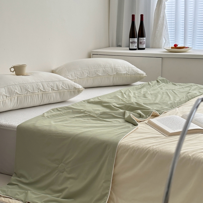 91家纺网 家纺一手货源 找家纺 佰织鑫家居 2025新款科技凉感小冰芯冰皮锦氨凉感丝夏被空调被 双拼柠檬黄