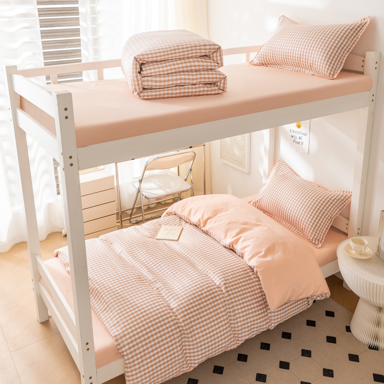 91家纺网 家纺一手货源 找家纺 贝兰仙奴 2025新款13372全棉印花简约学生三件套 粉小格