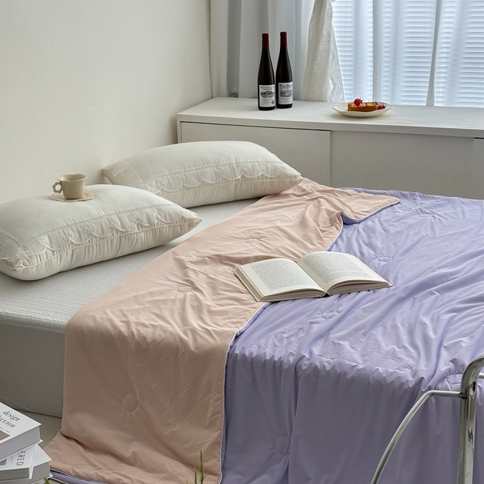 91家纺网 家纺一手货源 找家纺 佰织鑫家居 2025新款科技凉感小冰芯冰皮锦氨凉感丝夏被空调被 双拼紫粉