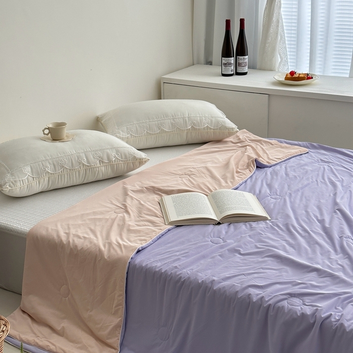 91家纺网 家纺一手货源 找家纺 佰织鑫家居 2025新款科技凉感小冰芯冰皮锦氨凉感丝夏被空调被 双拼紫粉