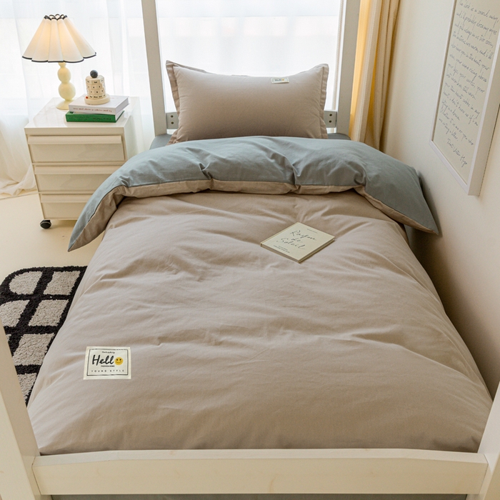 91家纺网 家纺一手货源 找家纺 贝兰仙奴 2025新款13372全棉印花简约学生三件套 卡其