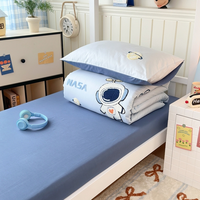 91家纺网 家纺一手货源 找家纺 锦觅 2025新款学生季全棉纯棉毛巾绣三件套奶油小清新刺绣四件套（全文件大图以及买家秀） 小宇航员