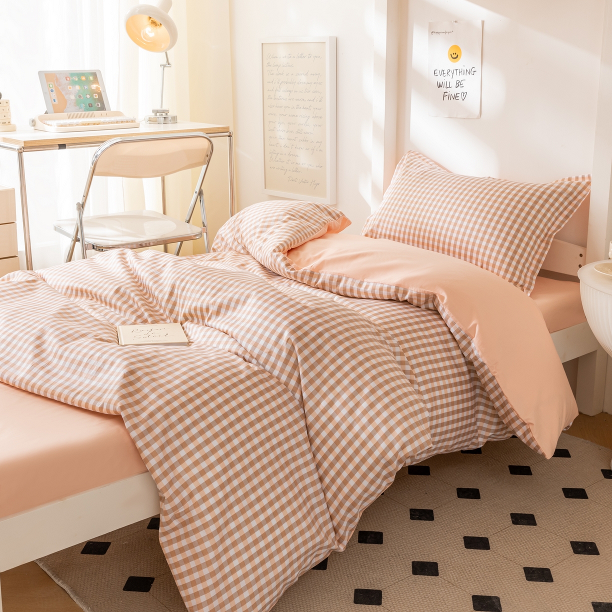 91家纺网 家纺一手货源 找家纺 贝兰仙奴 2025新款13372全棉印花简约学生三件套 粉小格