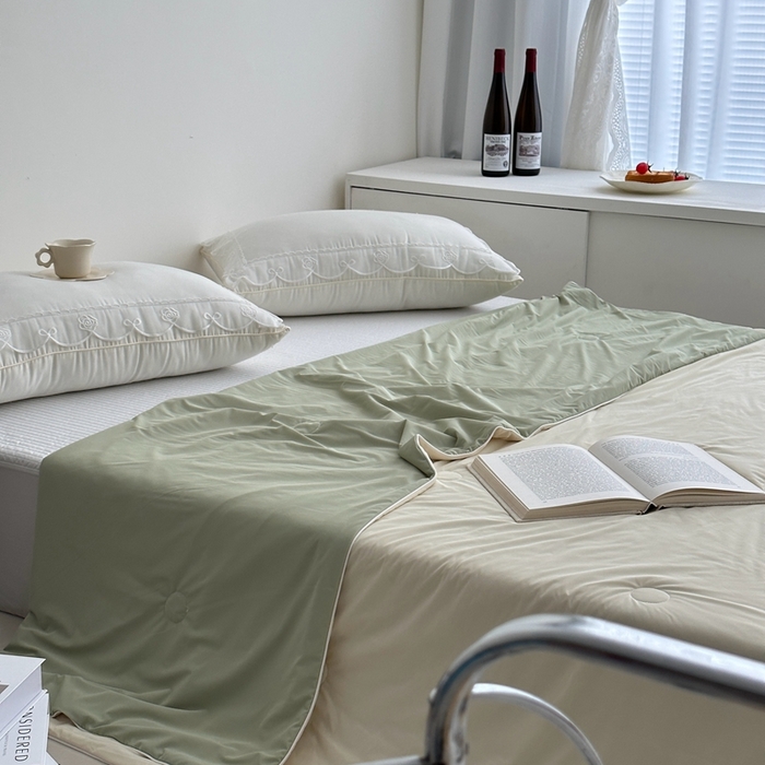 91家纺网 家纺一手货源 找家纺 佰织鑫家居 2025新款科技凉感小冰芯冰皮锦氨凉感丝夏被空调被 双拼柠檬黄