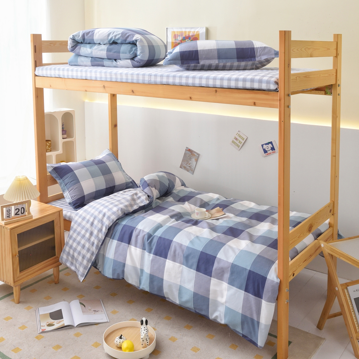 91家纺网 家纺一手货源 找家纺 贝兰仙奴 2025新款13372全棉印花简约学生三件套 蓝大格