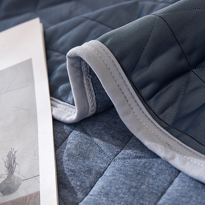 91家纺网 家纺一手货源 找家纺 梦斋家纺 2025新款纯色针织夏被被子被芯 藏蓝