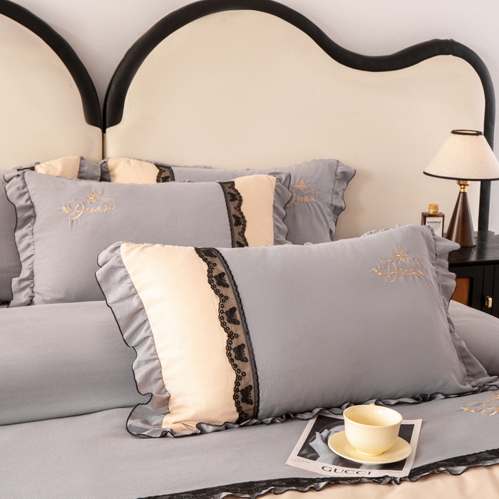 91家纺网 家纺一手货源 找家纺 皇谱家纺  2025新款60sA类水洗棉床裙款四件套-彩蝶之恋 彩蝶之恋-灰