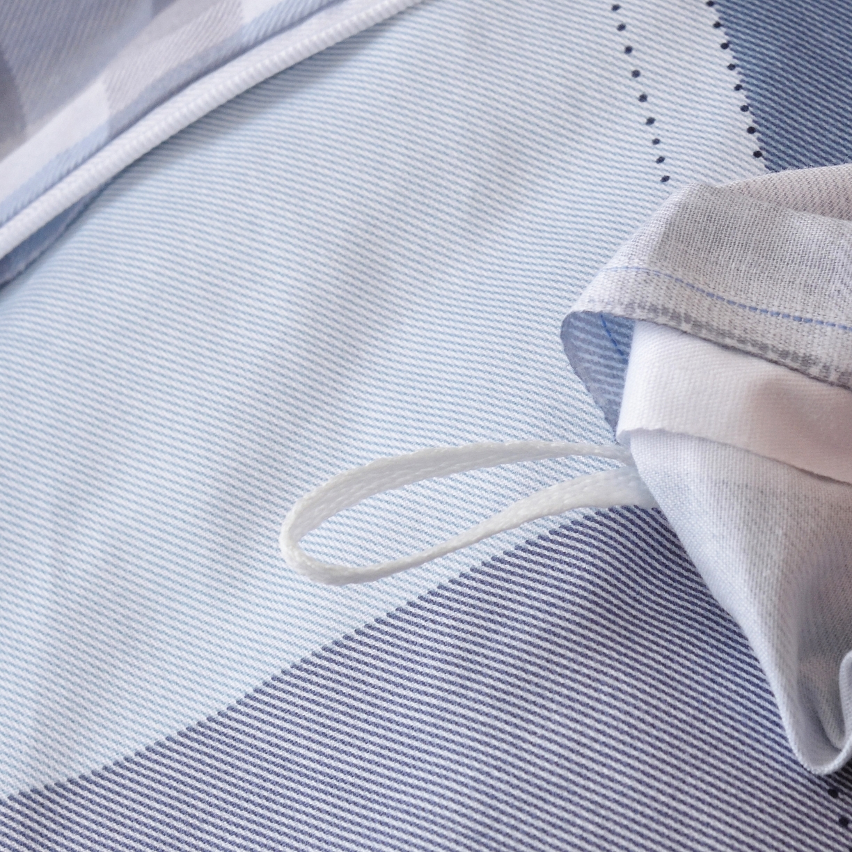 91家纺网 家纺一手货源 找家纺 贝兰仙奴 2025新款13372全棉印花简约学生三件套 蓝大格