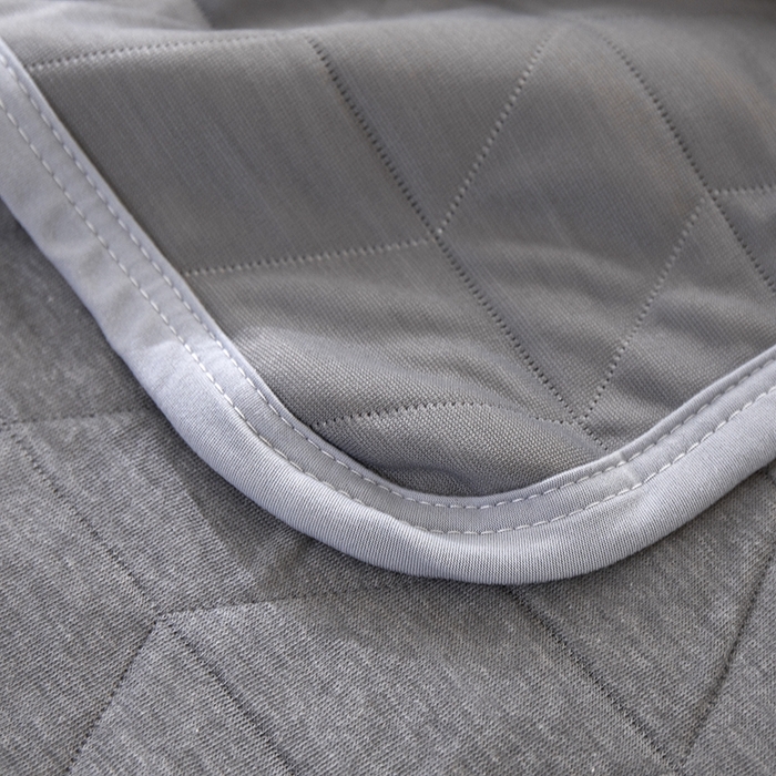 91家纺网 家纺一手货源 找家纺 梦斋家纺 2025新款纯色针织夏被被子被芯 浅灰