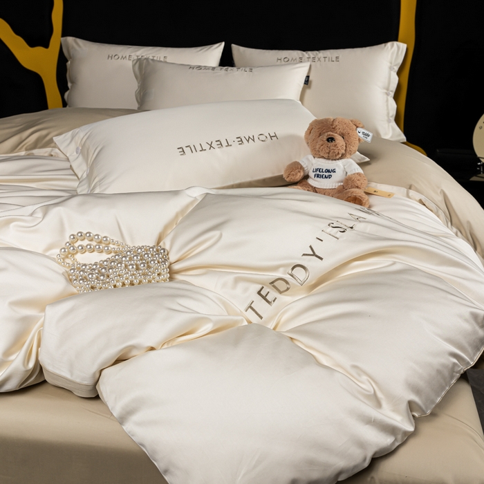 91家纺网 家纺一手货源 找家纺 泰迪爱兰Teddy 2025新款100支（50支）全棉贡缎字母绣花四件套 象牙白+柔和绿