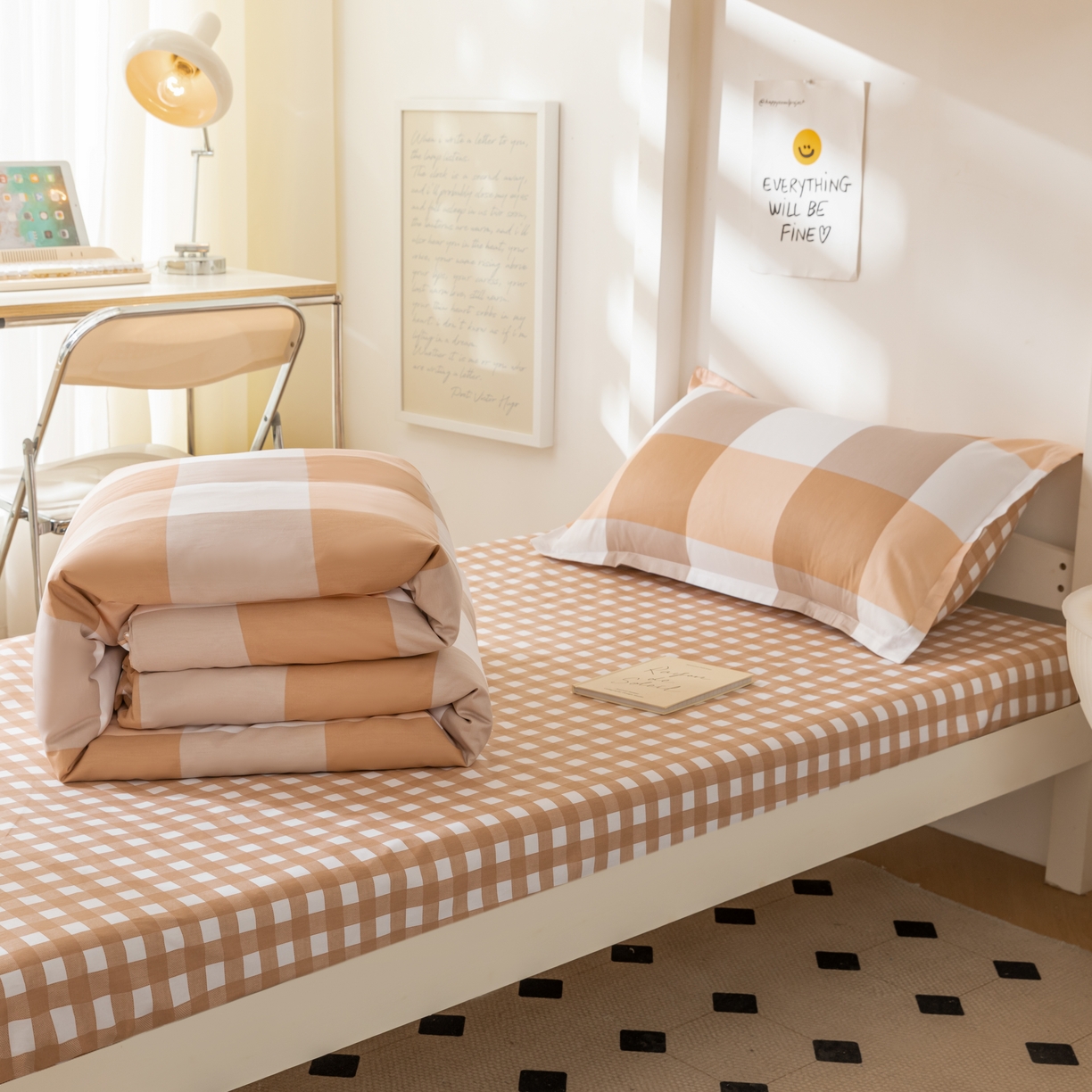 91家纺网 家纺一手货源 找家纺 贝兰仙奴 2025新款13372全棉印花简约学生三件套 粉大格