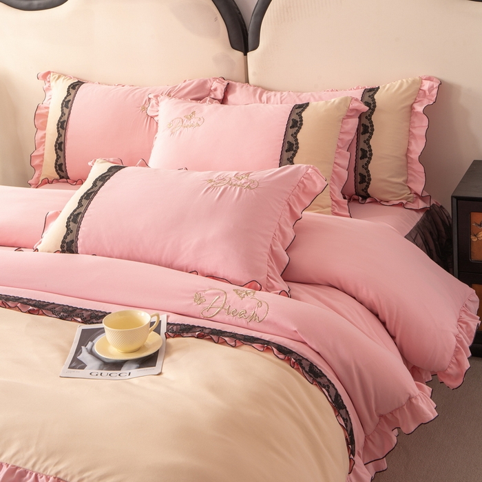 91家纺网 家纺一手货源 找家纺 皇谱家纺  2025新款60sA类水洗棉床裙款四件套-彩蝶之恋 彩蝶之恋-粉