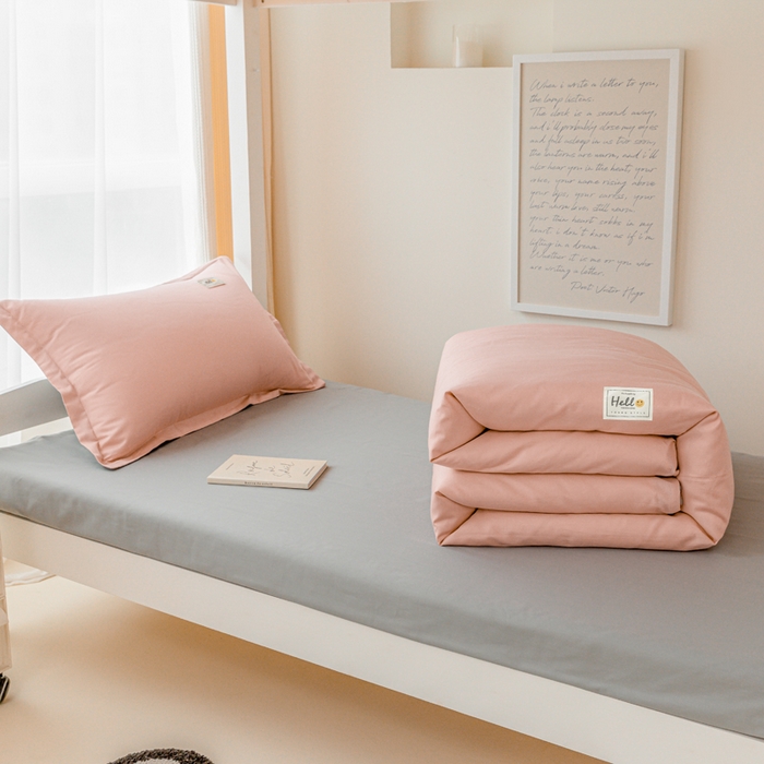 91家纺网 家纺一手货源 找家纺 贝兰仙奴 2025新款13372全棉印花简约学生三件套 奶油玉