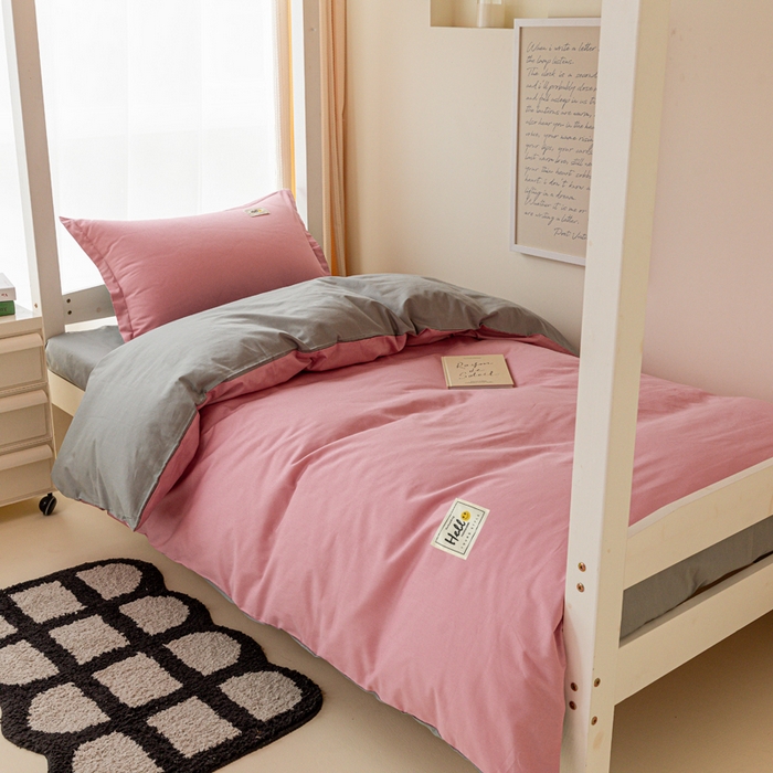 91家纺网 家纺一手货源 找家纺 贝兰仙奴 2025新款13372全棉印花简约学生三件套 粉