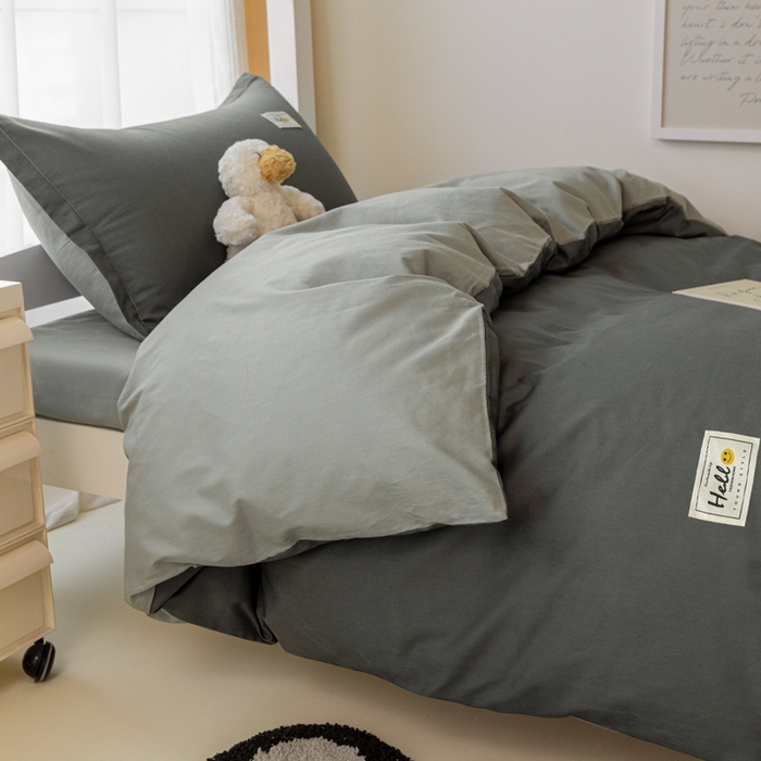 91家纺网 家纺一手货源 找家纺 贝兰仙奴 2025新款13372全棉印花简约学生三件套 深灰