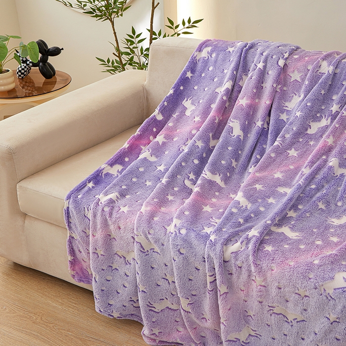 91家纺网 家纺一手货源 找家纺 梦斋家纺 2025新款夜光彩虹独角兽飞马星星法兰绒毛毯 夜光2