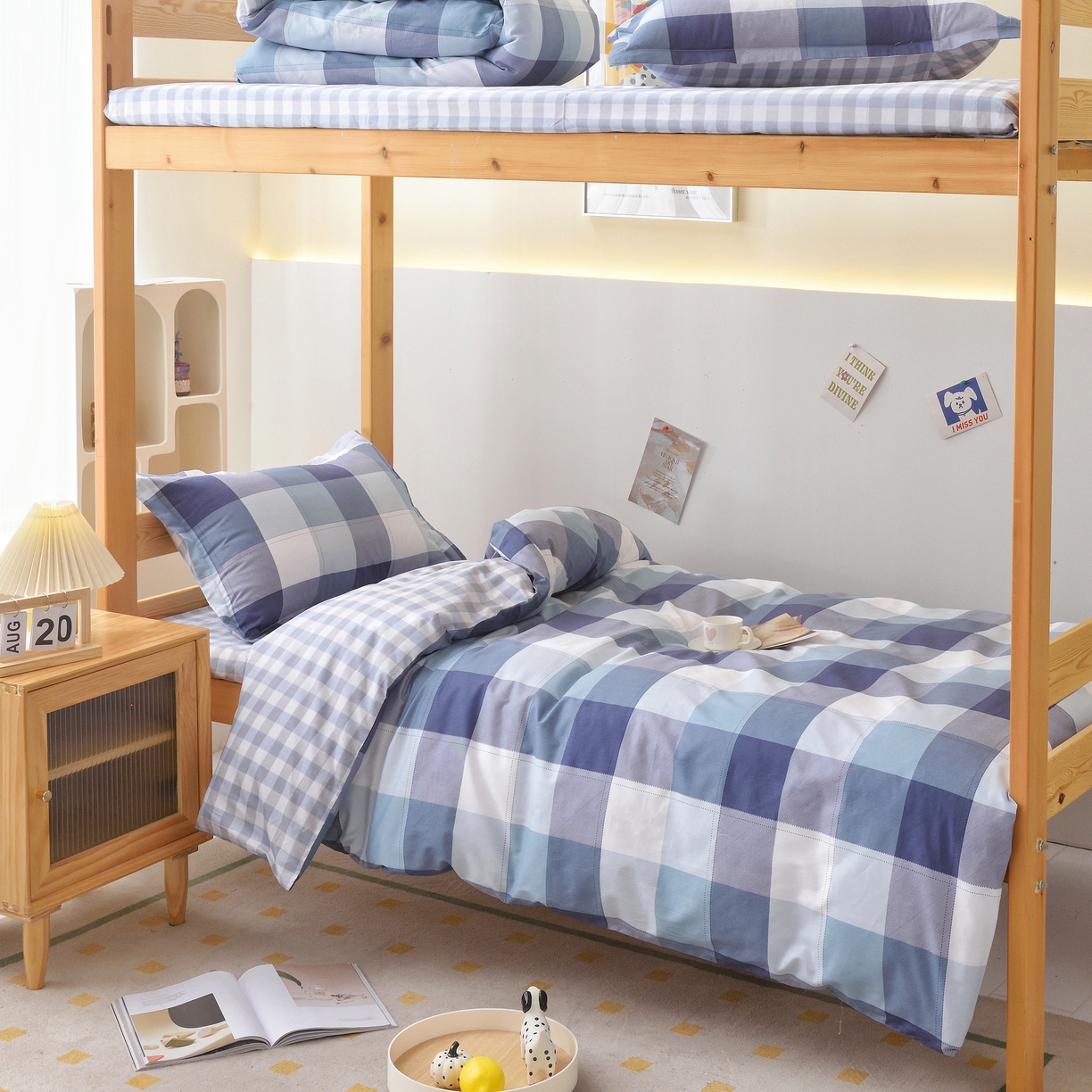 91家纺网 家纺一手货源 找家纺 贝兰仙奴 2025新款13372全棉印花简约学生三件套 蓝大格