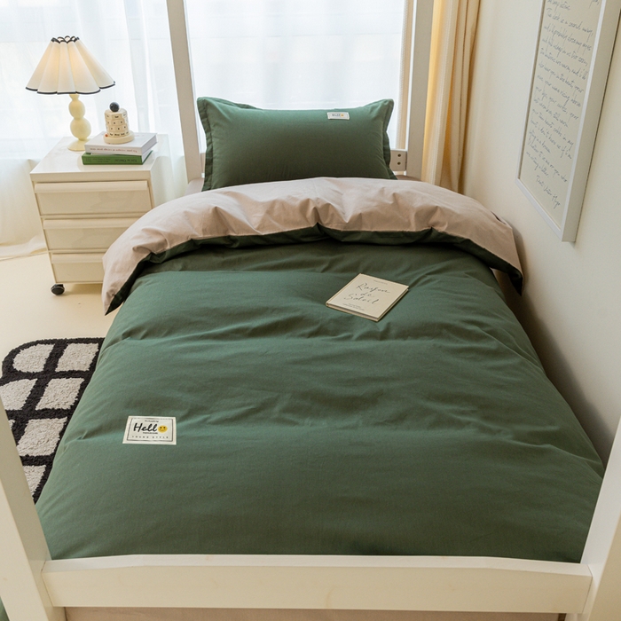 91家纺网 家纺一手货源 找家纺 贝兰仙奴 2025新款13372全棉印花简约学生三件套 果绿卡其