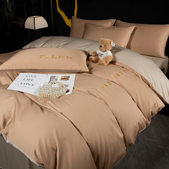 91家纺网 家纺一手货源 找家纺 泰迪爱兰Teddy 2025新款100支（50支）全棉贡缎字母绣花四件套 米驼+卡其