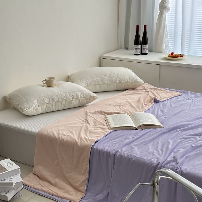 91家纺网 家纺一手货源 找家纺 佰织鑫家居 2025新款科技凉感小冰芯冰皮锦氨凉感丝夏被空调被 双拼紫粉