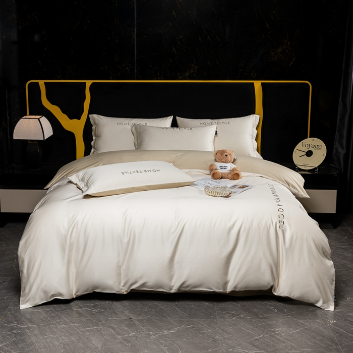 91家纺网 家纺一手货源 找家纺 泰迪爱兰Teddy 2025新款100支（50支）全棉贡缎字母绣花四件套 象牙白+柔和绿