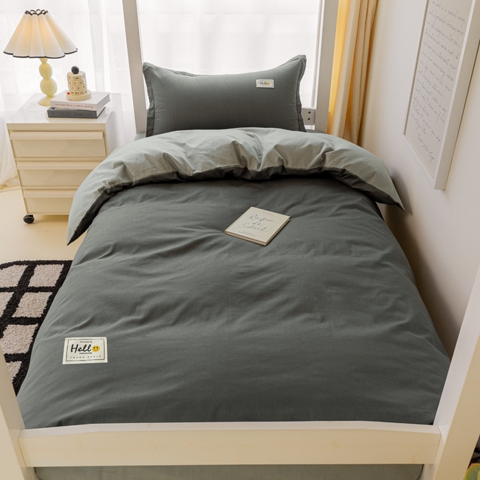 91家纺网 家纺一手货源 找家纺 贝兰仙奴 2025新款13372全棉印花简约学生三件套 深灰