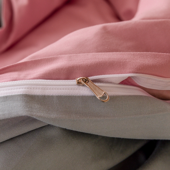 91家纺网 家纺一手货源 找家纺 贝兰仙奴 2025新款13372全棉印花简约学生三件套 粉